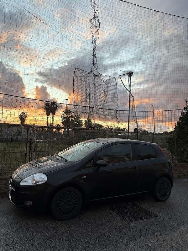 Usata Fiat Grande Punto Sport 90 CV (66 kW) 2007 Nero Utilitaria