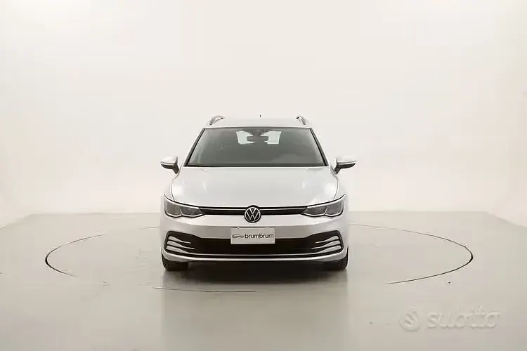 Usata VW Golf VIII Life 116 CV (85 kW) 2022 Grigio Station wagon