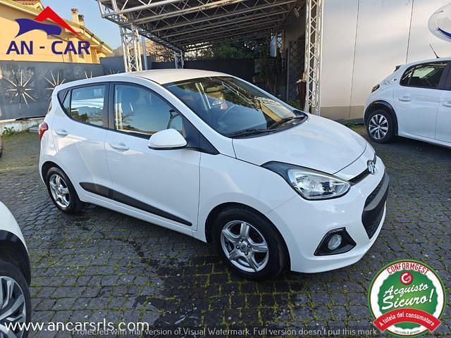 Usata Hyundai i10 Comfort 69 CV (50 kW) 2015 Bianco Utilitaria