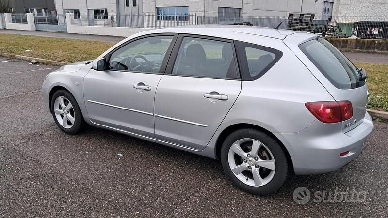 Usata Mazda 3 105 CV (77 kW) 2005 Grigio Berlina