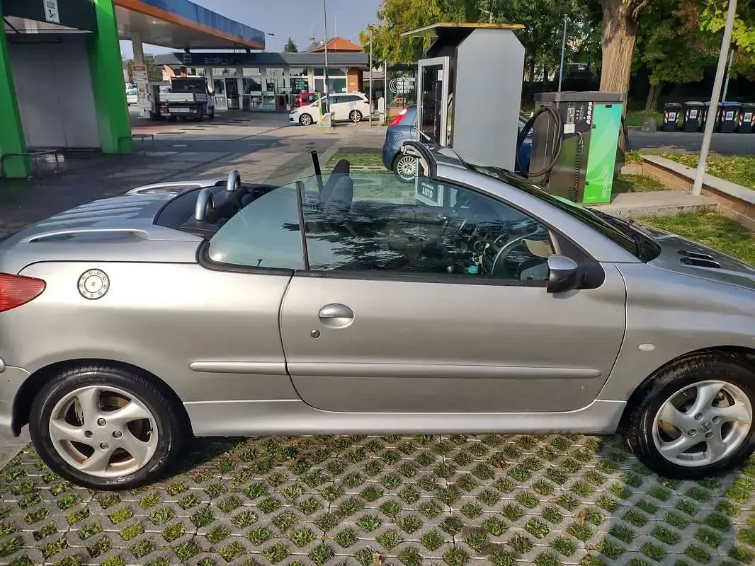 Usata Peugeot 206 CC Quiksilver 109 CV (80 kW) 2004 Cabrio