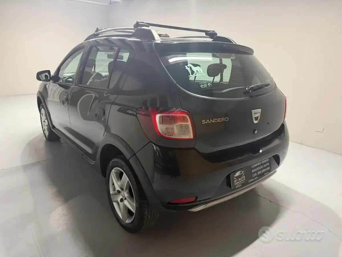 Usata Dacia Sandero Stepway 90 CV (66 kW) 2013 Nero Berlina