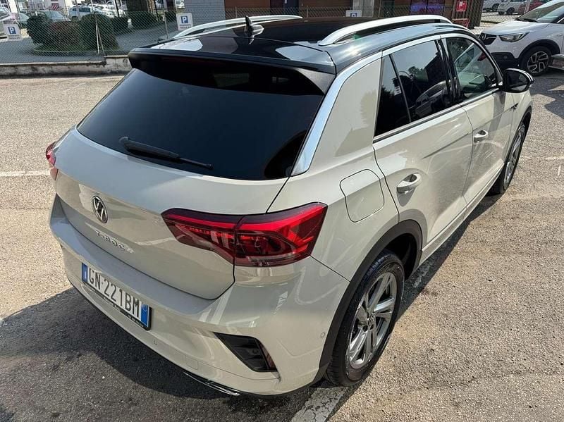 Usata VW T-Roc R-line 150 CV (110 kW) 2023 Ascot grey + tetto nero SUV