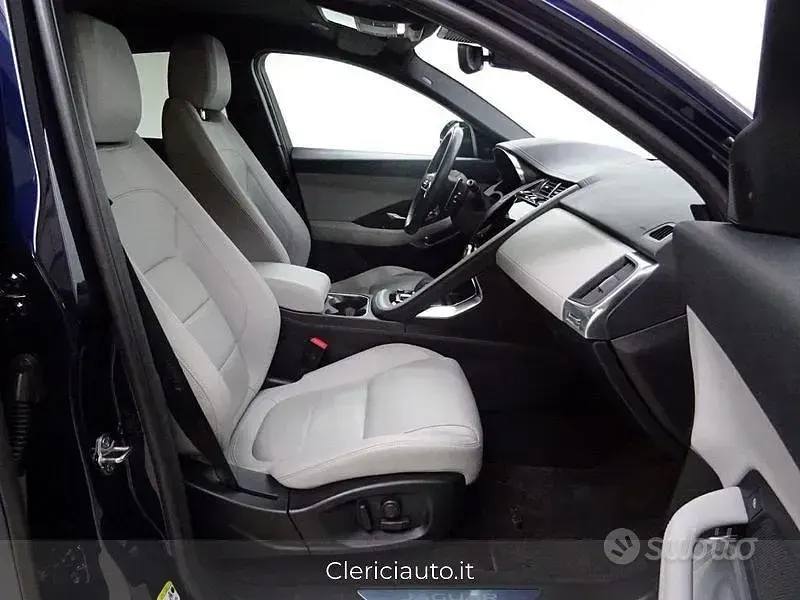 Usata Jaguar E-Pace R-Dynamic 163 CV (119 kW) 2024 Portofino blue SUV