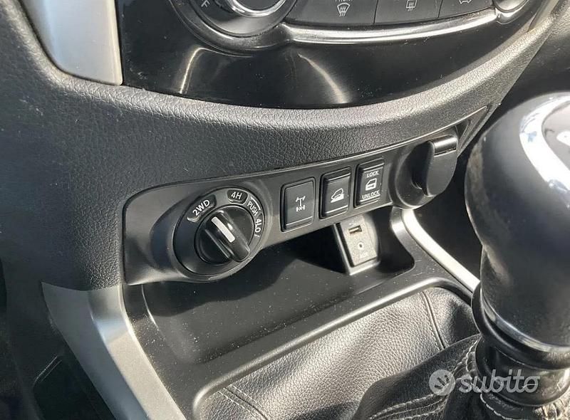 Usata Nissan Navara 163 CV (119 kW) 2017 Bianco Pick-up