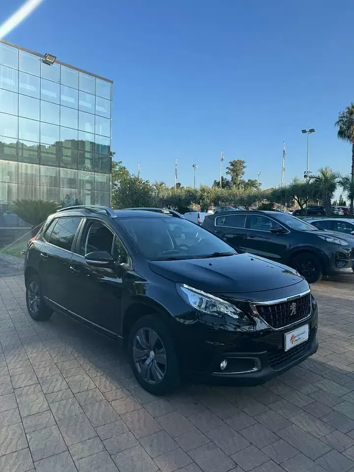 Usata Peugeot 2008 Active 82 CV (60 kW) 2017 Nero SUV