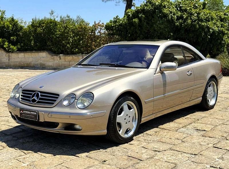 Usata Mercedes CL500 306 CV (225 kW) 2002 Beige travertino Coupé