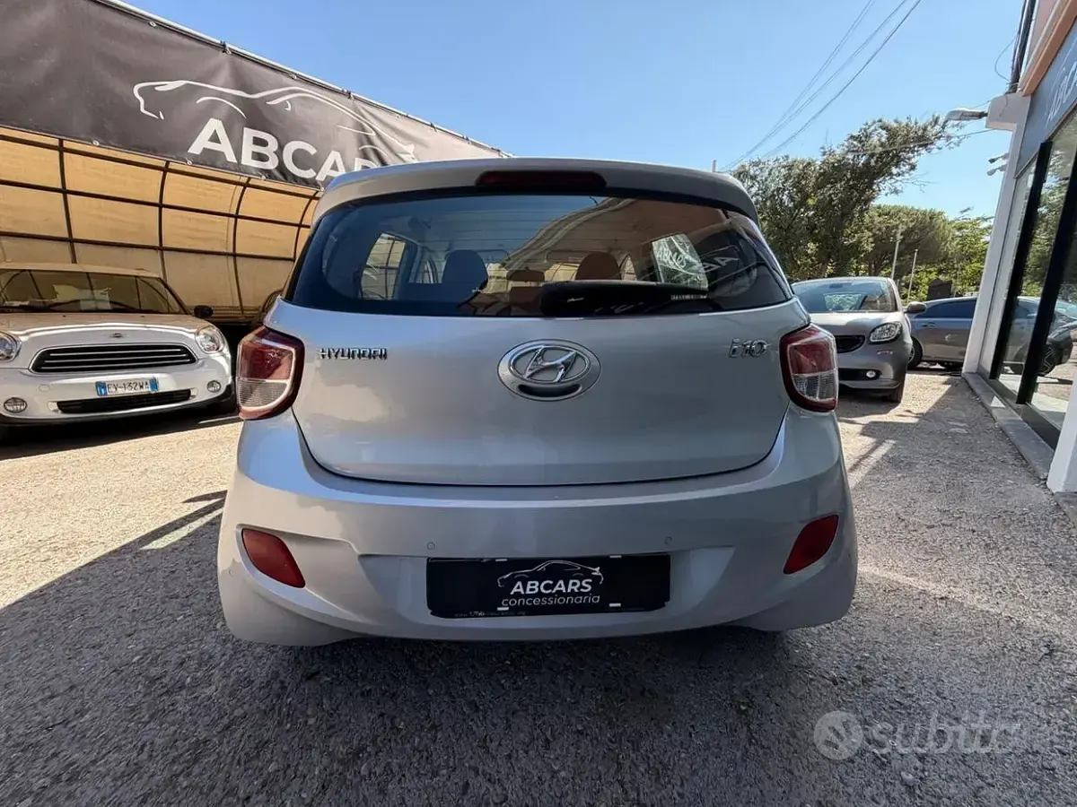 Usata Hyundai i10 GO! 66 CV (48 kW) 2014 Grigio Utilitaria