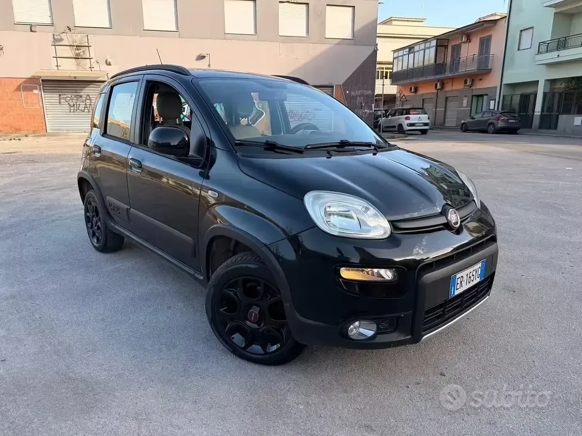 Occasion Fiat Panda 4x4 75 ch (55 kW) 2013 Noir Citadine