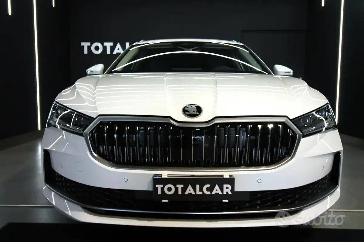 Nuova Skoda Superb Style 150 CV (110 kW) 2026 Bianco Station wagon