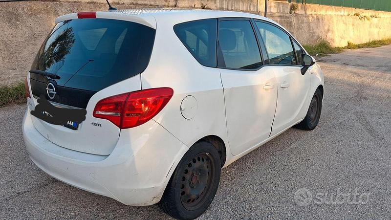 Usata Opel Meriva 75 CV (55 kW) 2012 Bianco Monovolume
