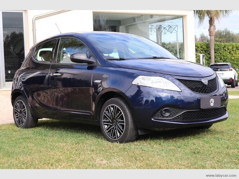 Blu/azzurro Usata 2019 Lancia Ypsilon Gold Due volumi | 10.300 € (Buon prezzo) - Immagine 1/4