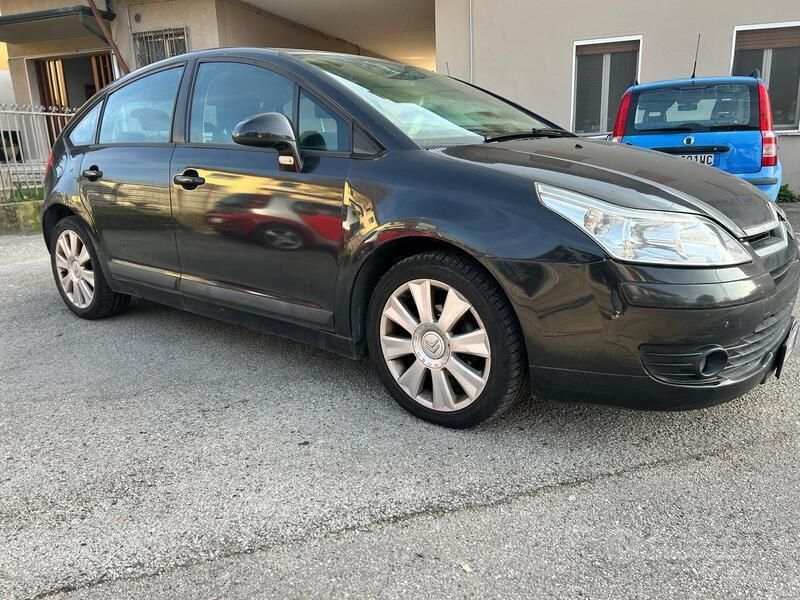 Nero Usata 2006 Citroën C4 Seduction Tre volumi | 1400 € (Cara) - Immagine 1/4