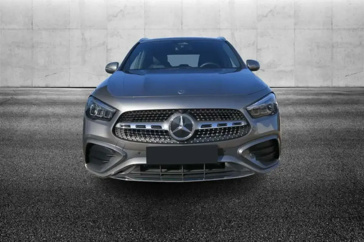 Usata Mercedes GLA220 AMG Line Premium 190 CV (139 kW) 2025 Grigio SUV