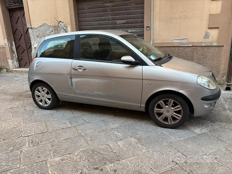 Usata Lancia Ypsilon 95 CV (69 kW) 2004 Utilitaria