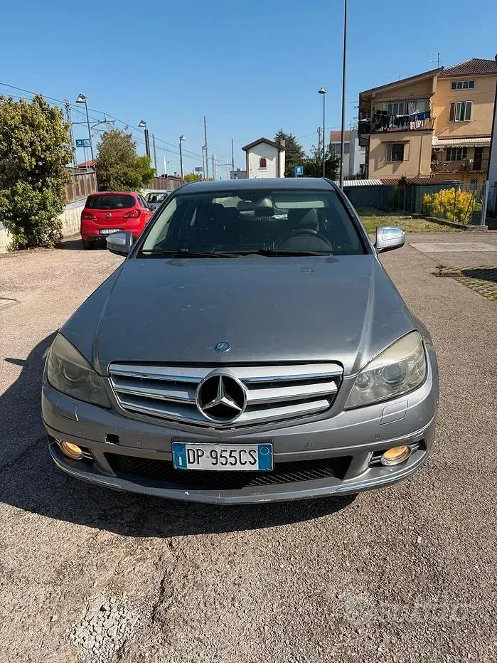 Gebraucht Mercedes C320 224 PS (164 kW) 2008 Grau Limousine