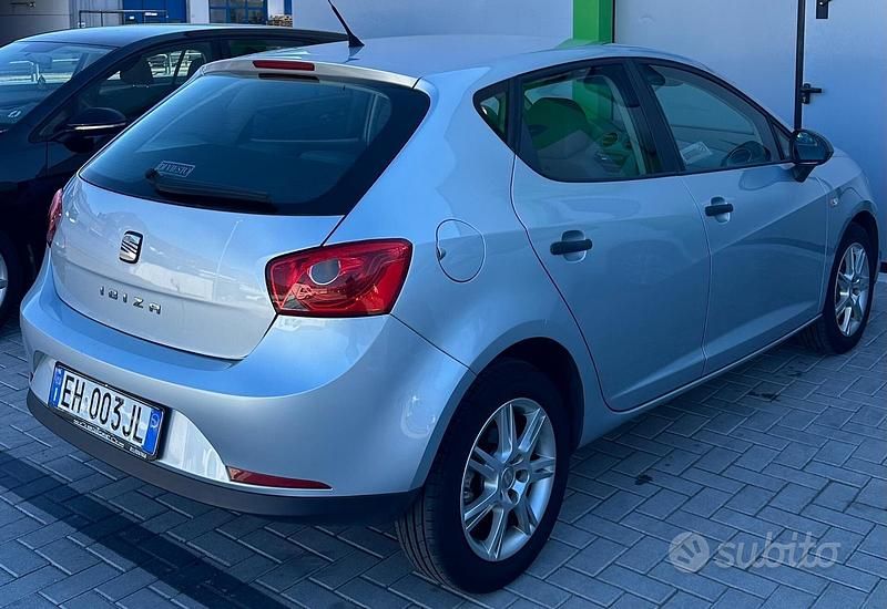 Usata Seat Ibiza Reference 90 CV (66 kW) 2011 Grigio Berlina