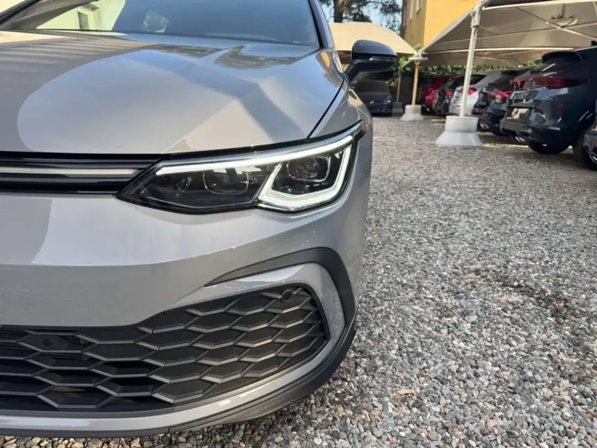Usata VW Golf VIII GTI 245 CV (180 kW) 2024 Grigio Berlina