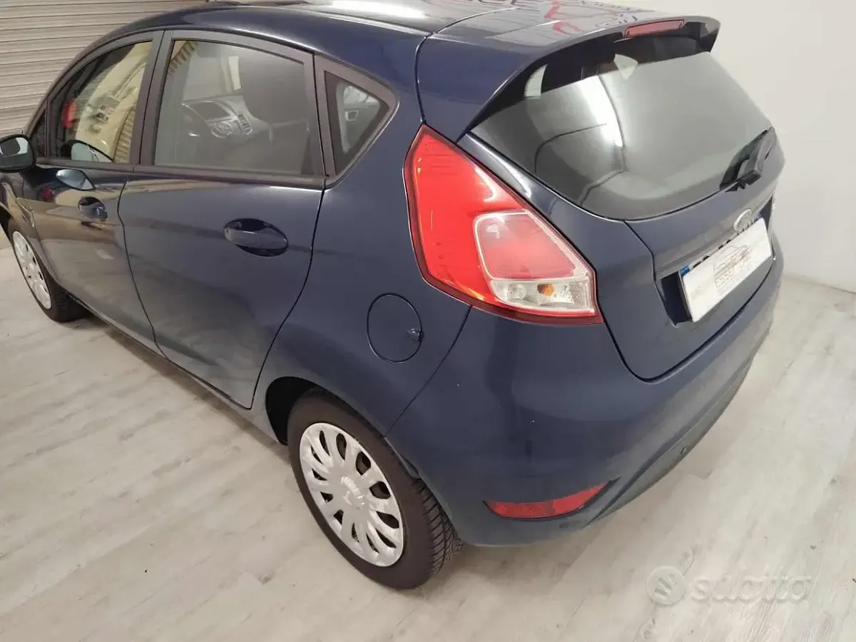 Usata Ford Fiesta Titanium 95 CV (69 kW) 2016 Bluazzurro Utilitaria