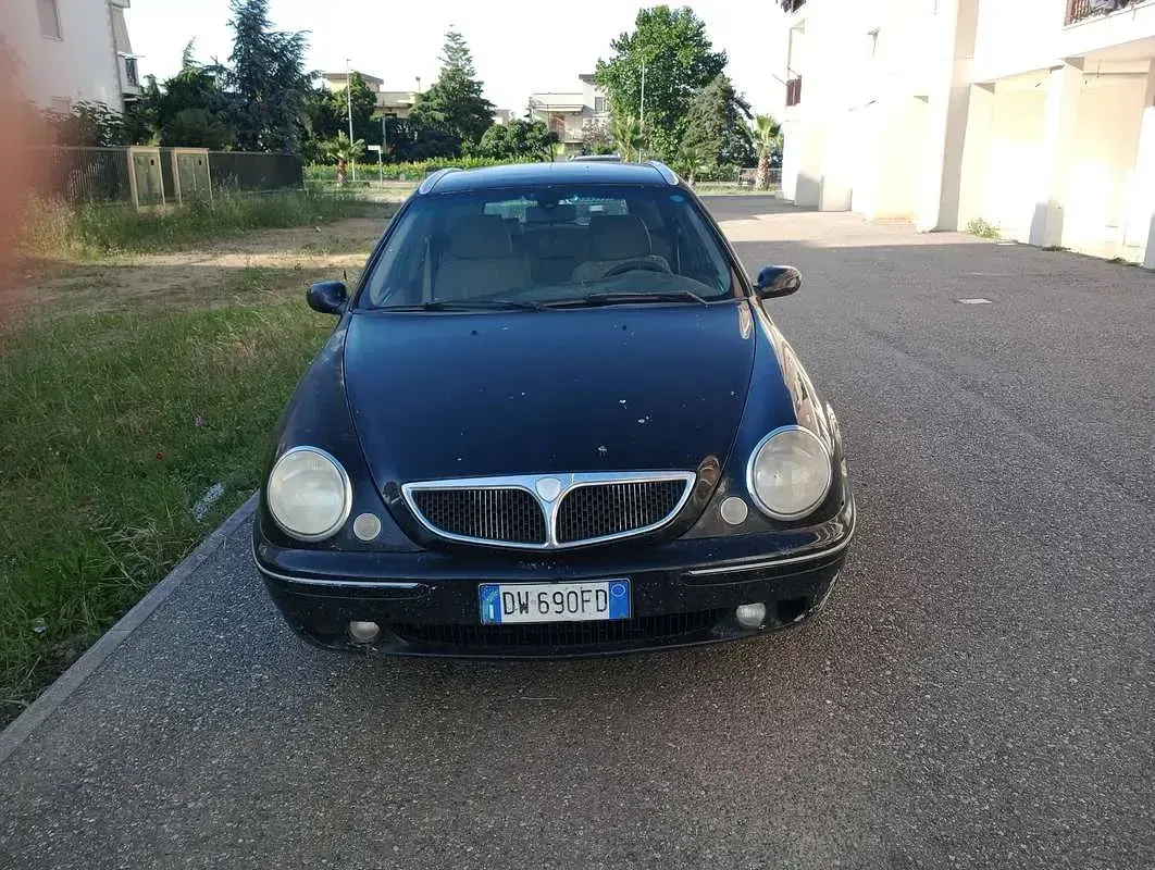 Usata Lancia Lybra 116 CV (85 kW) 2001 Nero Station wagon