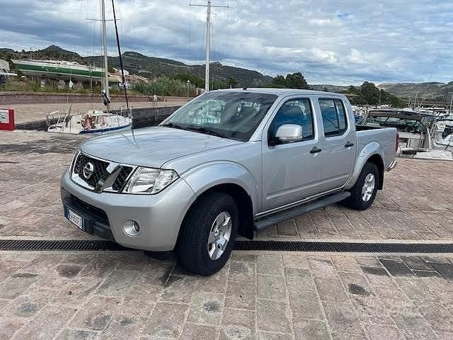 Usata Nissan Navara 190 CV (139 kW) 2014 Grigio Pick-up