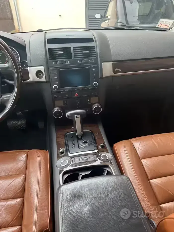 Usata VW Touareg 224 CV (164 kW) 2005 Nero SUV