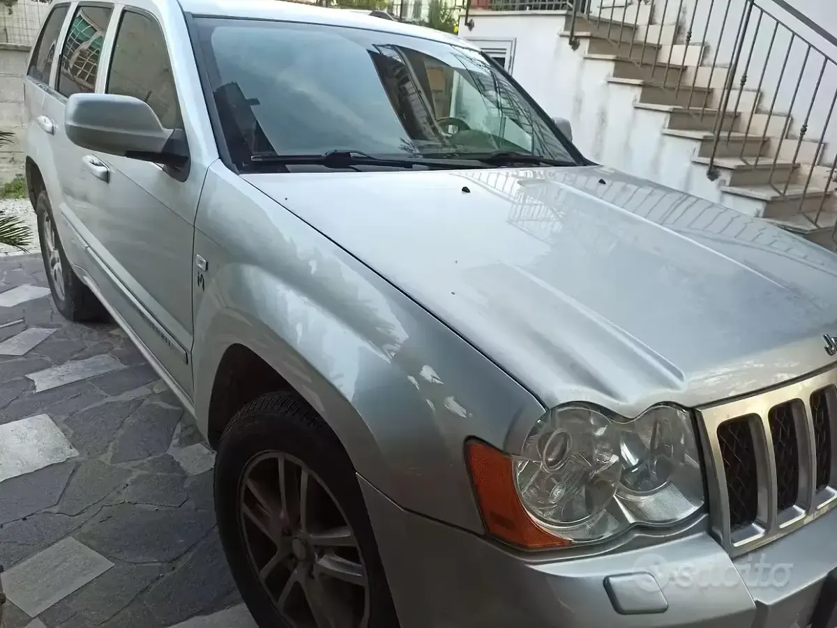 Usata Jeep Grand Cherokee 218 CV (160 kW) 2009 Grigio SUV