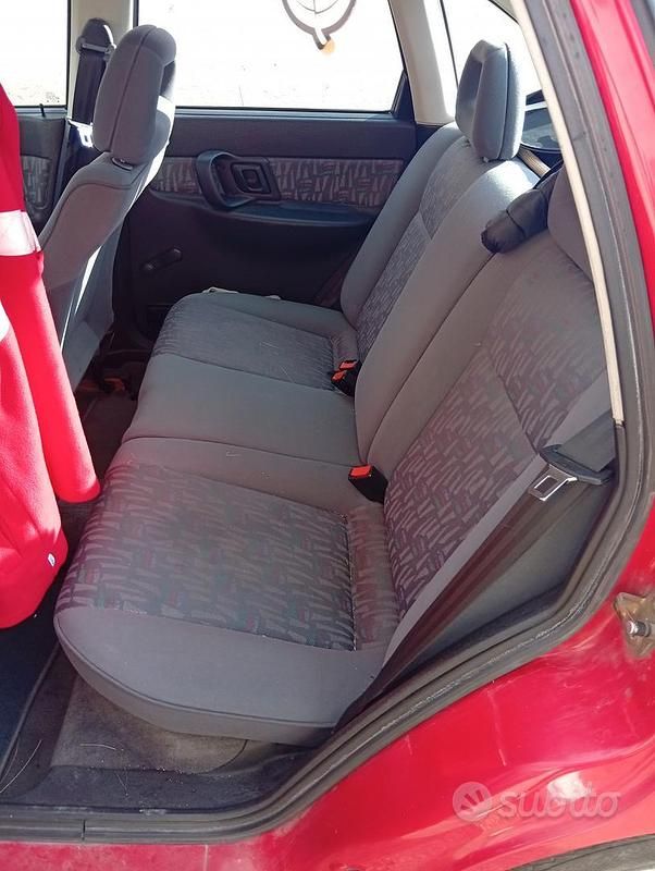 Usata Seat Cordoba 1994 Rosso Berlina
