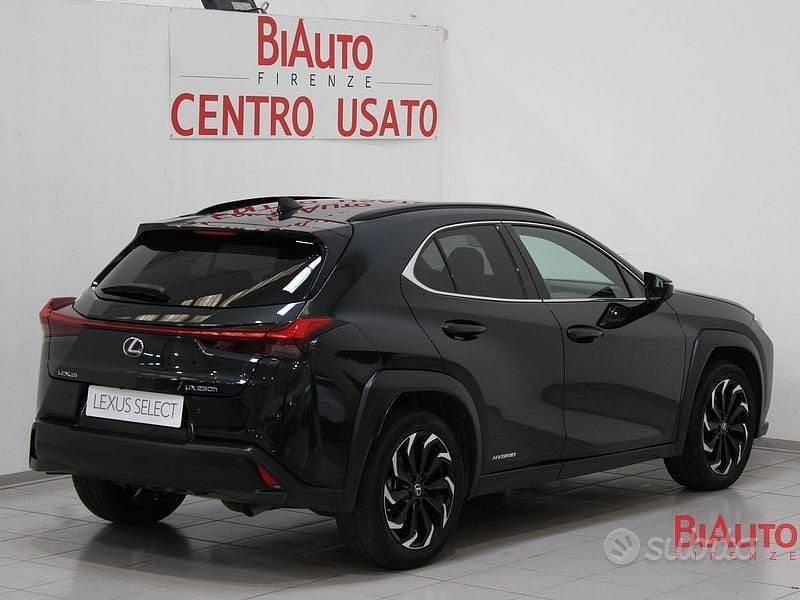 Usata Lexus UX 250h 184 CV (135 kW) 2021 Nero SUV
