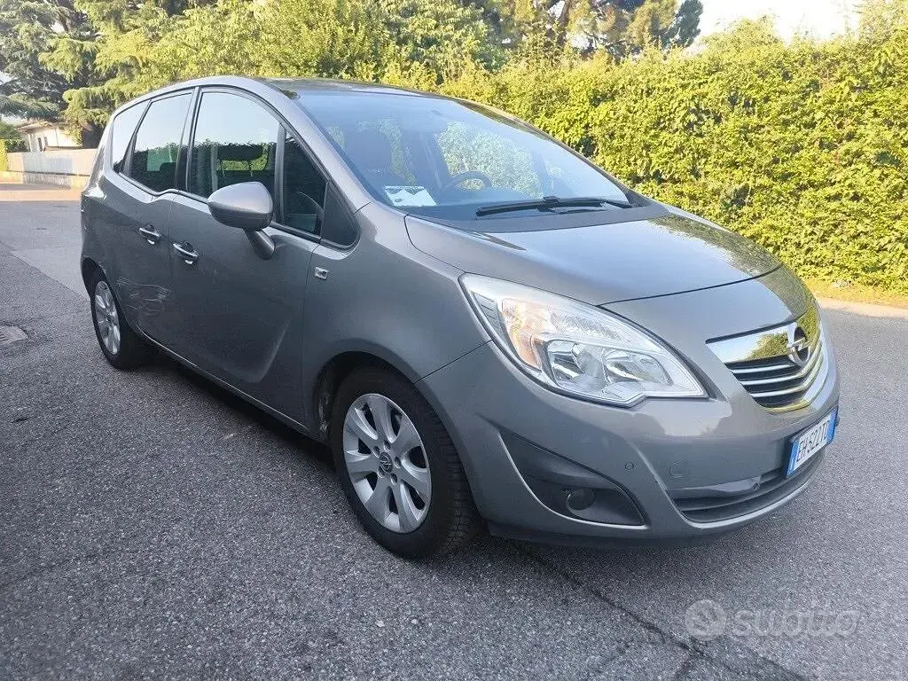 Usata Opel Meriva 101 CV (74 kW) 2011 Grigio Monovolume