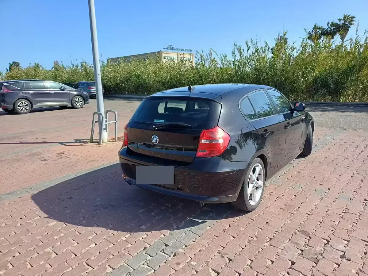 Usata BMW 118 143 CV (105 kW) 2010 Nero Utilitaria