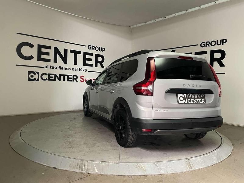 Gebraucht Dacia Jogger Extreme 101 PS (74 kW) 2022 Silber Van / Kleinbus