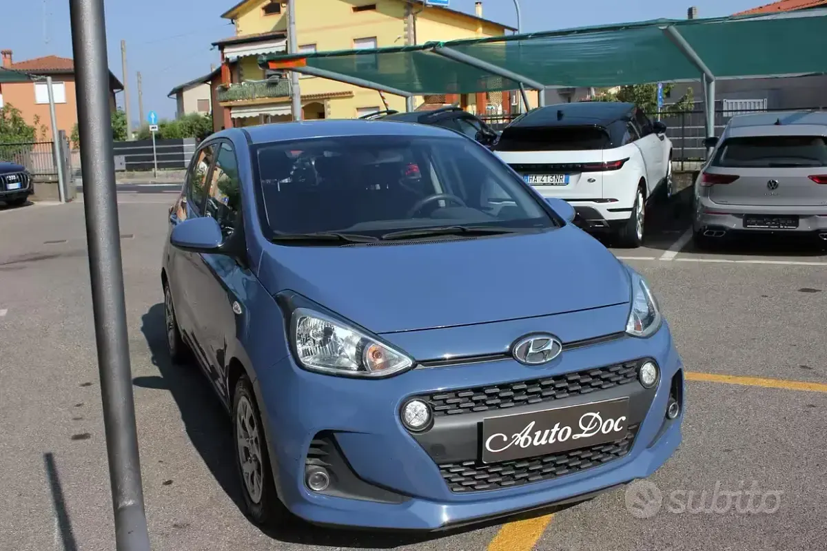 Usata Hyundai i10 Comfort 67 CV (49 kW) 2017 Bluazzurro Utilitaria