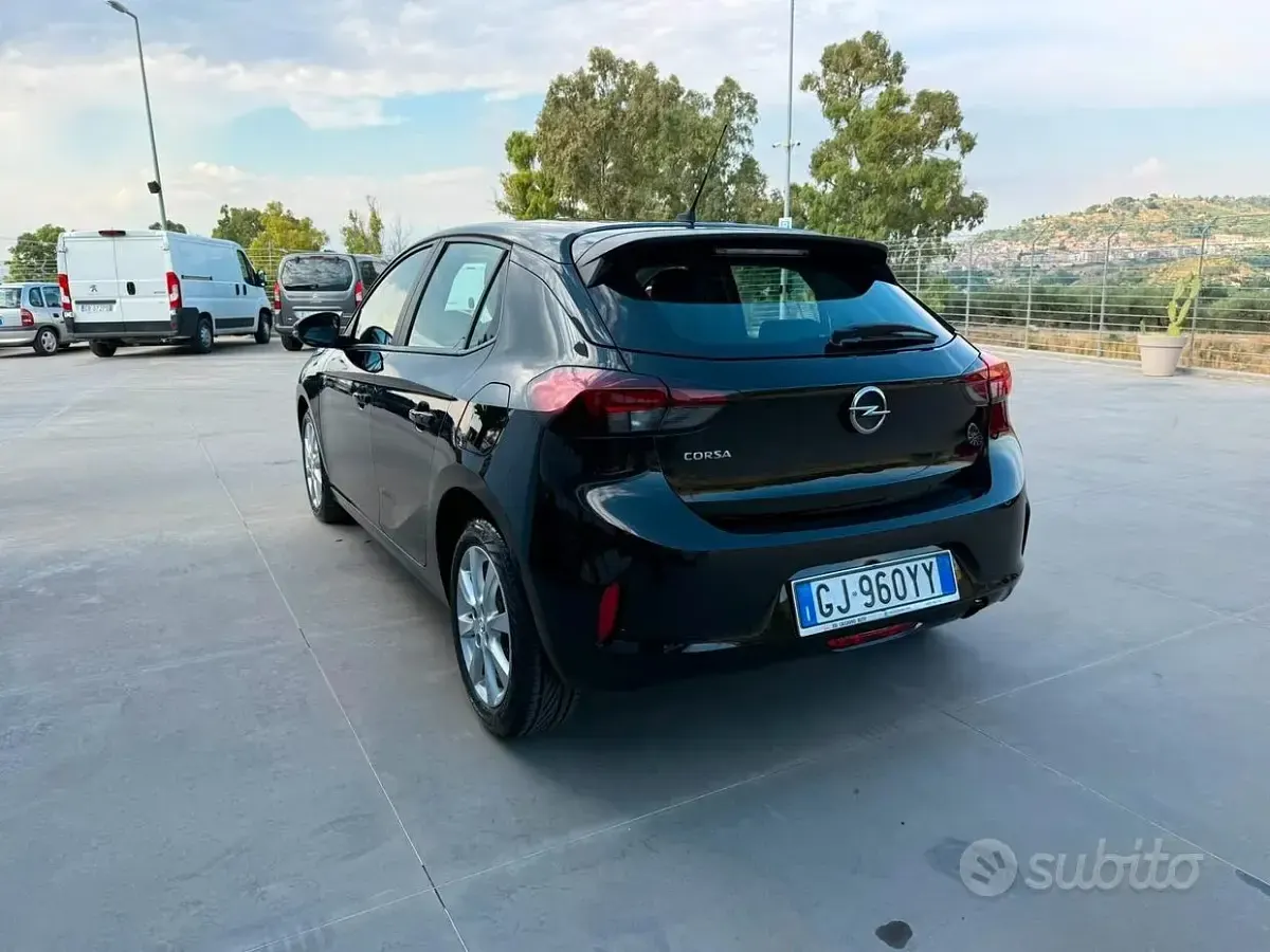 Usata Opel Corsa Edition 102 CV (75 kW) 2022 Nero Utilitaria