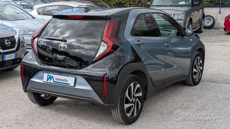 Usata Toyota Aygo X Active 72 CV (52 kW) 2025 Grigio SUV
