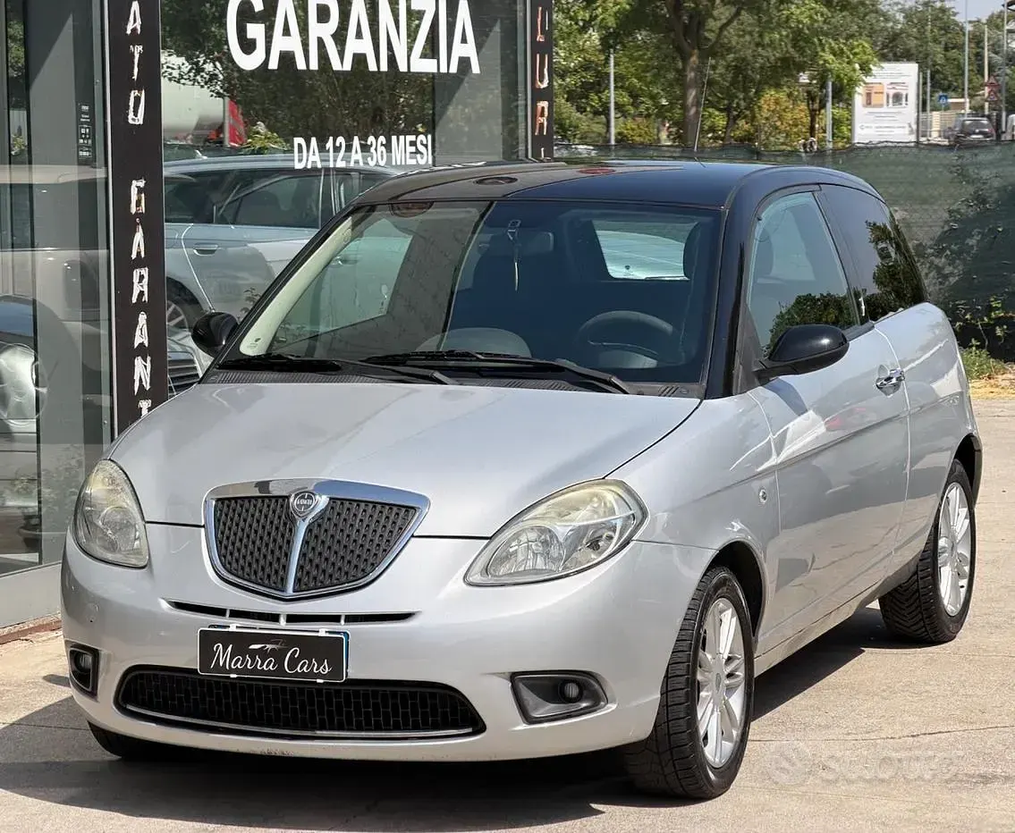 Usata Lancia Ypsilon 60 CV (44 kW) 2008 Grigio Utilitaria