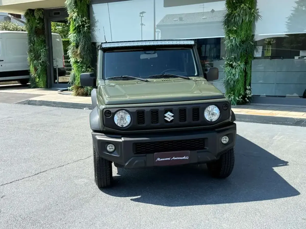Usata Suzuki Jimny 102 CV (75 kW) 2021 Verde SUV