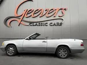Usata Mercedes E320 220 CV (161 kW) 1995 Argento Cabrio