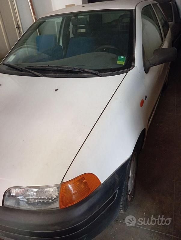 Usado Fiat Punto 54 CV (39 kW) 1997 Blanco Utilitario