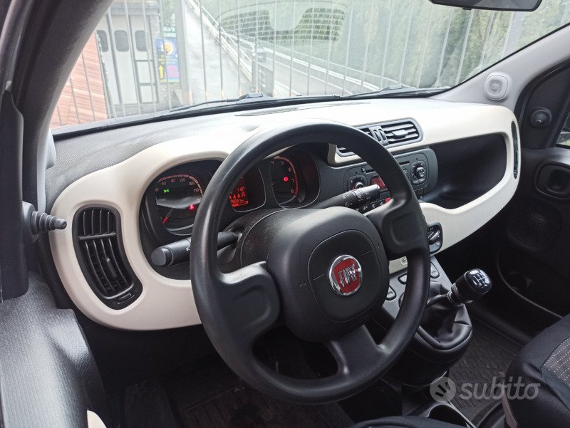 Usato 2015 Fiat Panda 1.2 Benzin 69 CV (8.700 €)