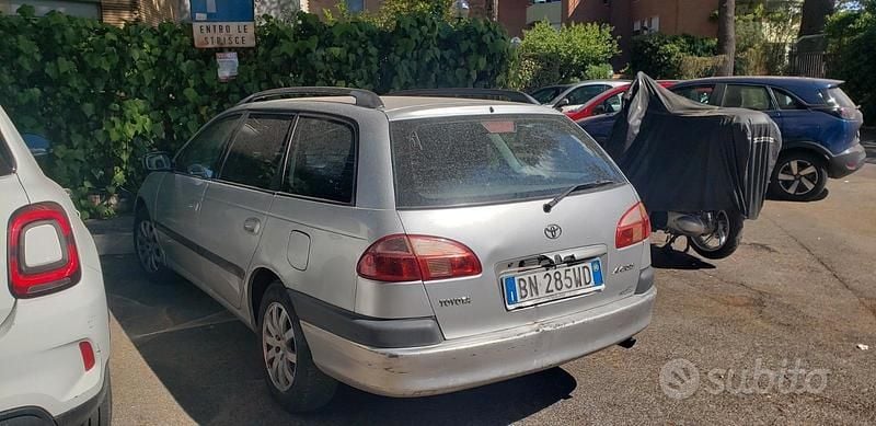 Usata Toyota Avensis 2000 Grigio Station wagon
