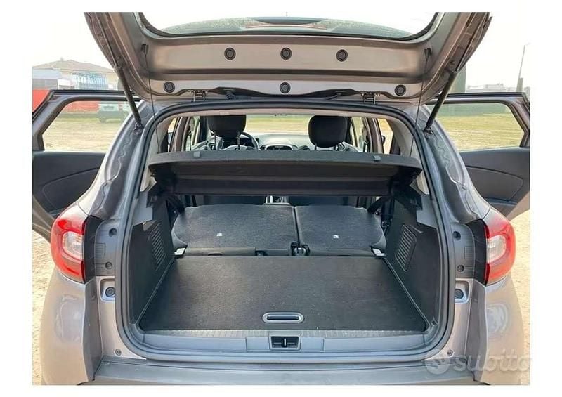 Usata Renault Captur Life 90 CV (66 kW) 2017 Grigio SUV