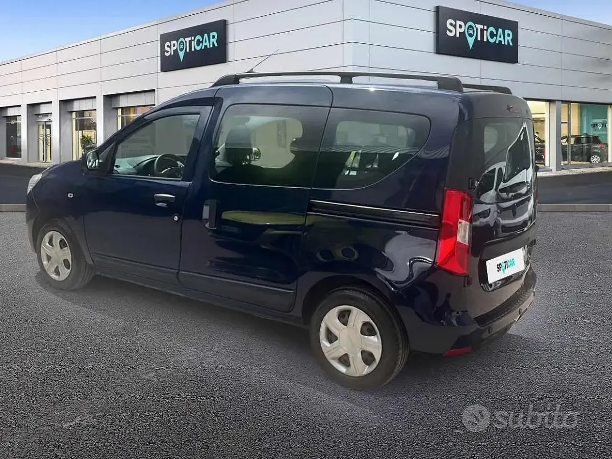 Usata Dacia Dokker Lauréate 90 CV (66 kW) 2015 Blu Monovolume