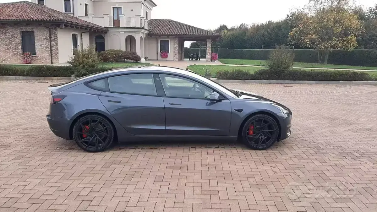 Usata Tesla Model 3 Performance 155 kW (211 CV) 2019 Grigio Berlina