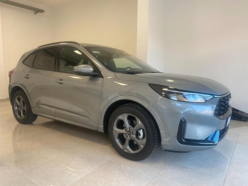 Usata Ford Kuga ST-Line 179 CV (131 kW) 2025 Grigio SUV