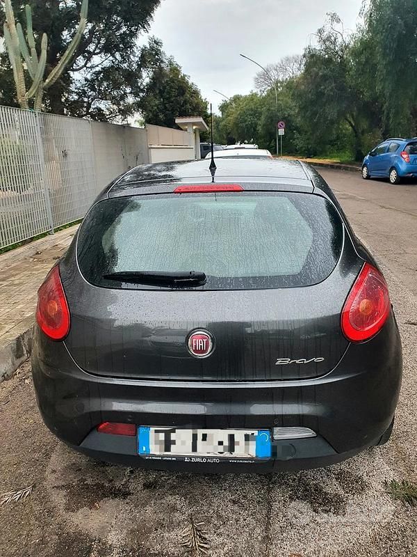 Usata Fiat Bravo 120 CV (88 kW) 2012 Grigio Utilitaria