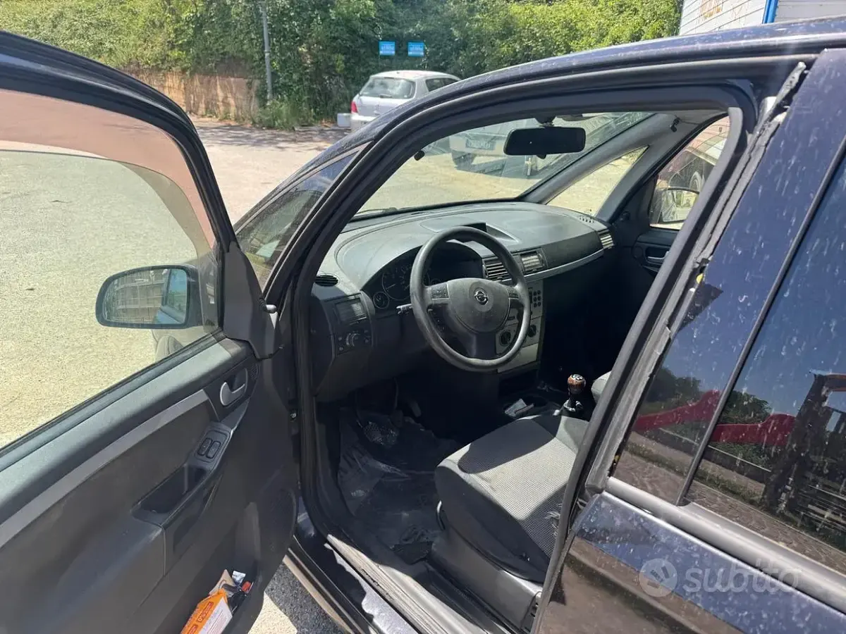 Usata Opel Meriva 101 CV (74 kW) 2005 Nero Monovolume