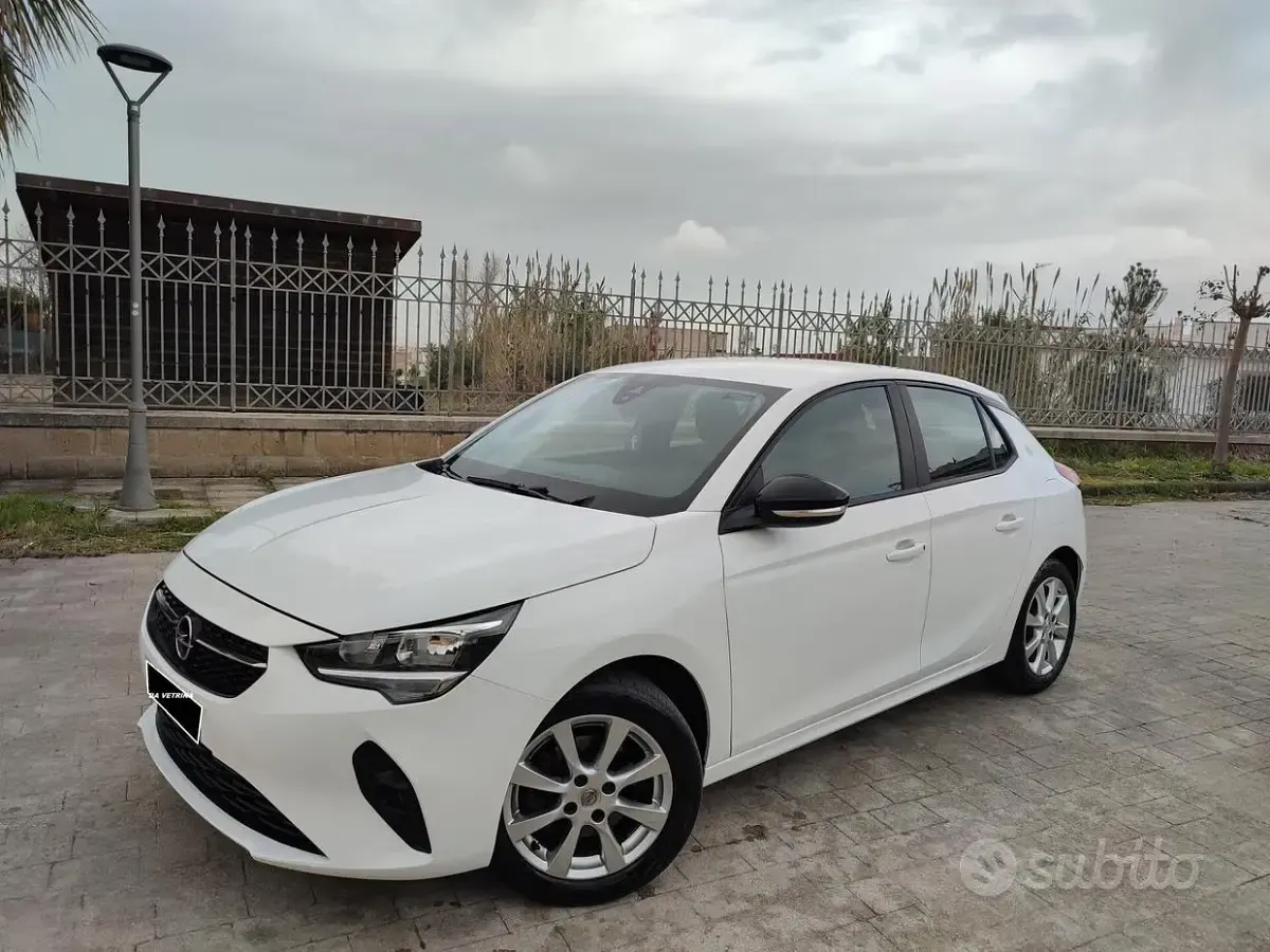 Usata Opel Corsa Edition 102 CV (75 kW) 2021 Bianco Utilitaria