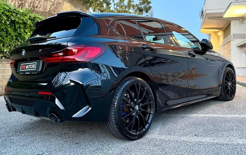 Usata BMW 135 Efficient Dynamics 306 CV (225 kW) 2021 Nero Utilitaria