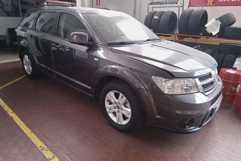 Usata Fiat Freemont Urban 140 CV (102 kW) 2014 Grigio SUV